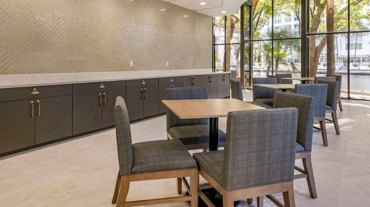 Comfort Inn and Suites Downtown-Port of Miami Restaurant