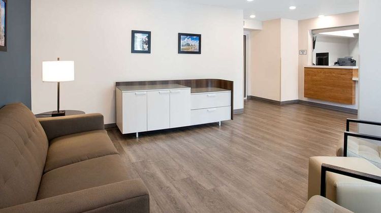 WoodSpring Suites Daytona Speedway Lobby