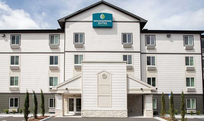 WoodSpring Suites Daytona Speedway Exterior