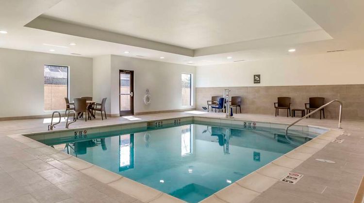 Comfort Suites Albuquerque Airport Pool