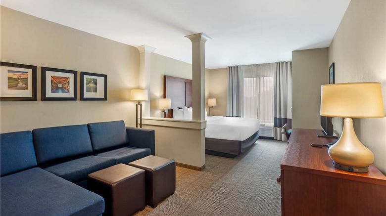 <b>Comfort Inn and Suites Suite</b>. Images powered by <a href="https://iceportal.shijigroup.com/" title="IcePortal" target="_blank">IcePortal</a>.