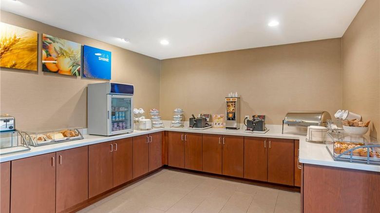 <b>Comfort Inn and Suites Restaurant</b>. Images powered by <a href="https://iceportal.shijigroup.com/" title="IcePortal" target="_blank">IcePortal</a>.