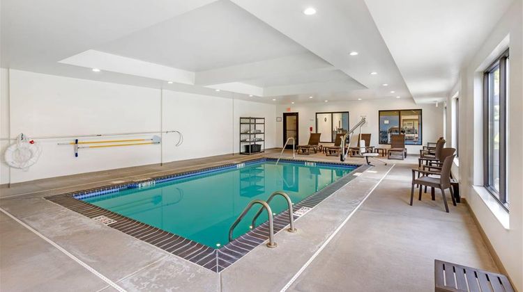 Comfort Inn And Suites Gap Amish Country Pool