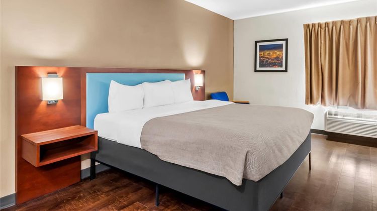 Quality Inn Laredo Room