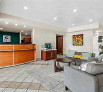 Quality Inn Laredo Lobby