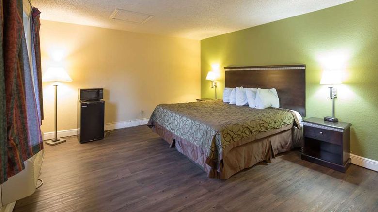 <b>Rodeway Inn Room</b>. Images powered by <a href="https://iceportal.shijigroup.com/" title="IcePortal" target="_blank">IcePortal</a>.