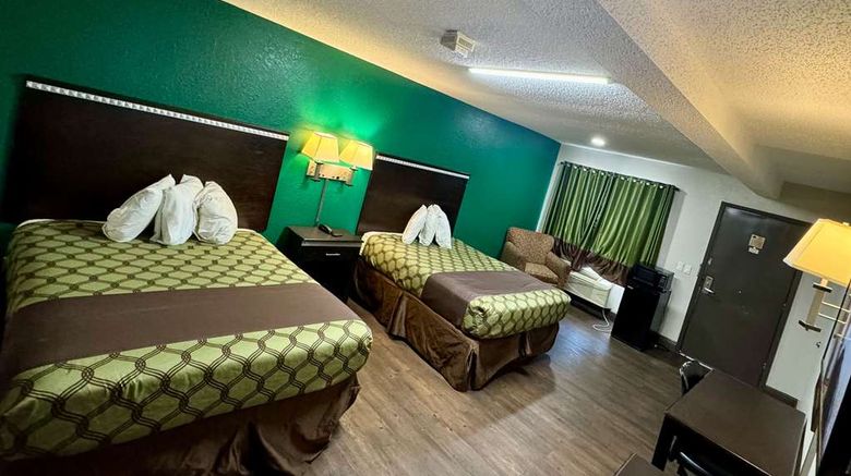 <b>Rodeway Inn Room</b>. Images powered by <a href="https://iceportal.shijigroup.com/" title="IcePortal" target="_blank">IcePortal</a>.