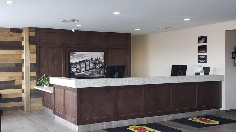 <b>Super 8 by Wyndham Spruce Grove Lobby</b>. Images powered by <a href="https://iceportal.shijigroup.com/" title="IcePortal" target="_blank">IcePortal</a>.