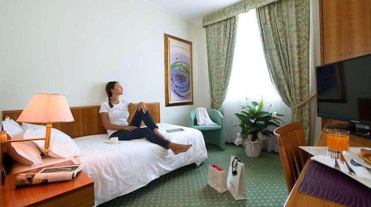 Castagna Palace Hotel Room