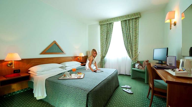 <b>Castagna Palace Hotel Room</b>. Images powered by <a href="https://iceportal.shijigroup.com/" title="IcePortal" target="_blank">IcePortal</a>.