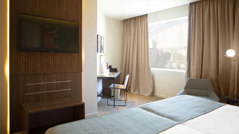 <b>Hotel RIU Plaza Espana Room</b>. Images powered by <a href="https://iceportal.shijigroup.com/" title="IcePortal" target="_blank">IcePortal</a>.