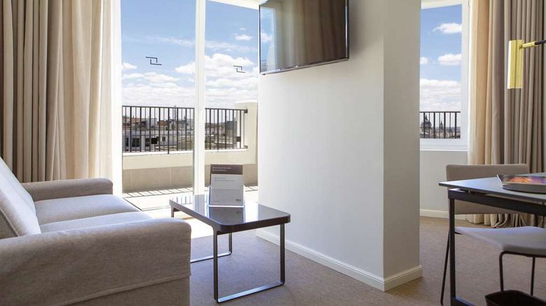 <b>Hotel RIU Plaza Espana Suite</b>. Images powered by <a href="https://iceportal.shijigroup.com/" title="IcePortal" target="_blank">IcePortal</a>.