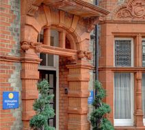 Sure Hotel by Best Western Reading Exterior