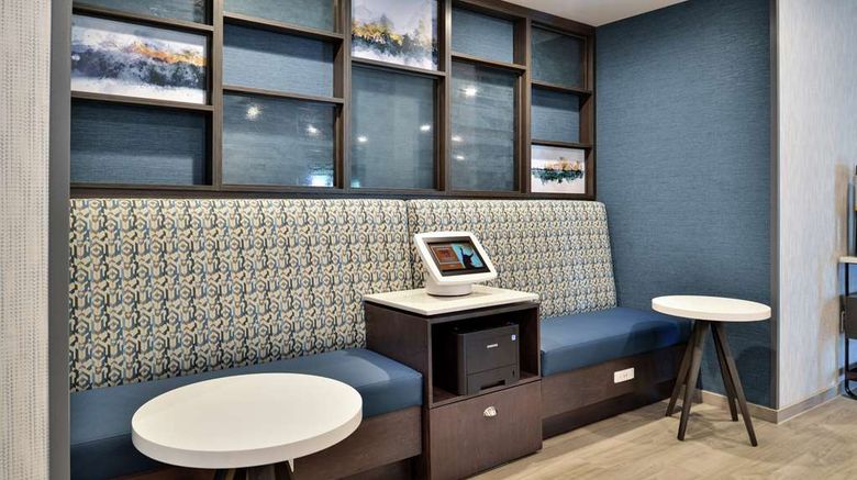 <b>Hampton Inn by Hilton Cedar Falls Lobby</b>. Images powered by <a href="https://iceportal.shijigroup.com/" title="IcePortal" target="_blank">IcePortal</a>.