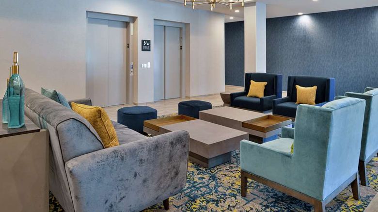 <b>Hampton Inn by Hilton Cedar Falls Lobby</b>. Images powered by <a href="https://iceportal.shijigroup.com/" title="IcePortal" target="_blank">IcePortal</a>.