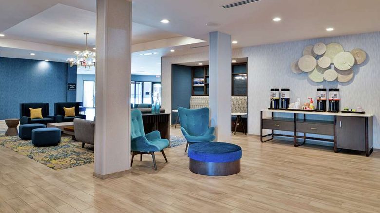 <b>Hampton Inn by Hilton Cedar Falls Lobby</b>. Images powered by <a href="https://iceportal.shijigroup.com/" title="IcePortal" target="_blank">IcePortal</a>.