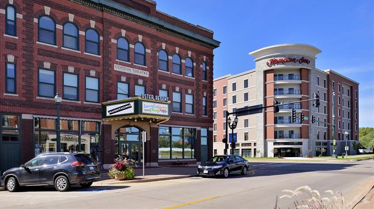 Hampton Inn by Hilton Cedar Falls Exterior