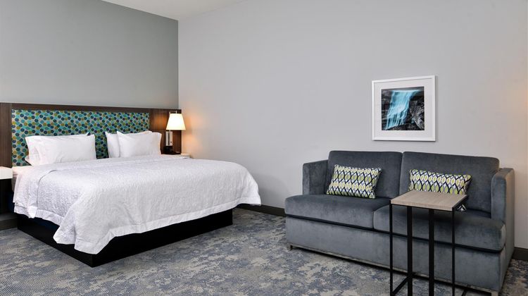 Hampton Inn by Hilton Cedar Falls Room
