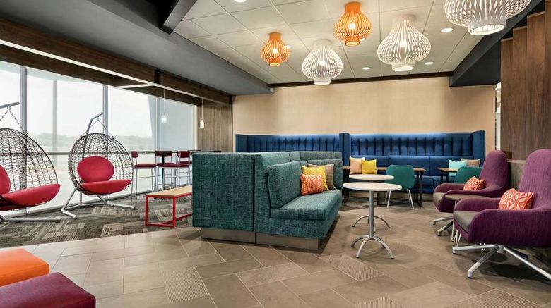 <b>Tru By Hilton Longview Lobby</b>. Images powered by <a href="https://iceportal.shijigroup.com/" title="IcePortal" target="_blank">IcePortal</a>.