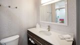 Home2 Suites IAH Airport Beltway 8 Room