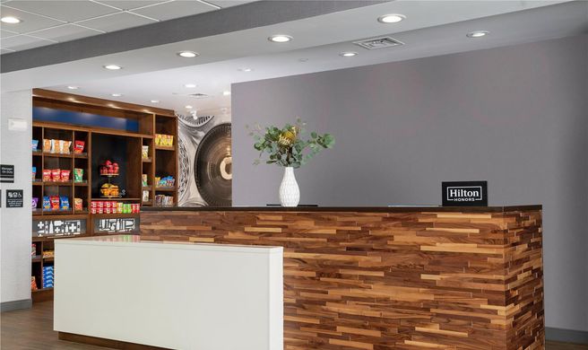 Hampton Inn-Stes Pittsburgh New Stanton Lobby