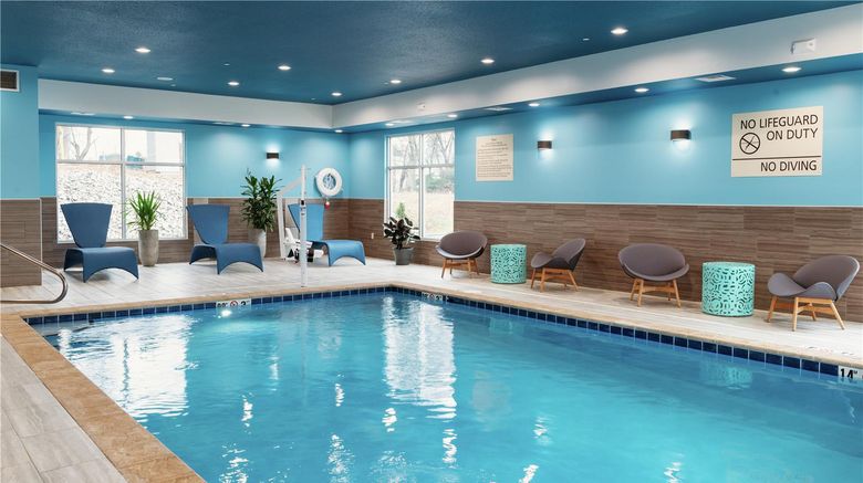 <b>Hampton Inn-Stes Pittsburgh New Stanton Pool</b>. Images powered by <a href="https://iceportal.shijigroup.com/" title="IcePortal" target="_blank">IcePortal</a>.