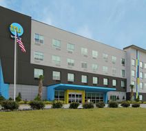 Tru by Hilton Mobile Exterior
