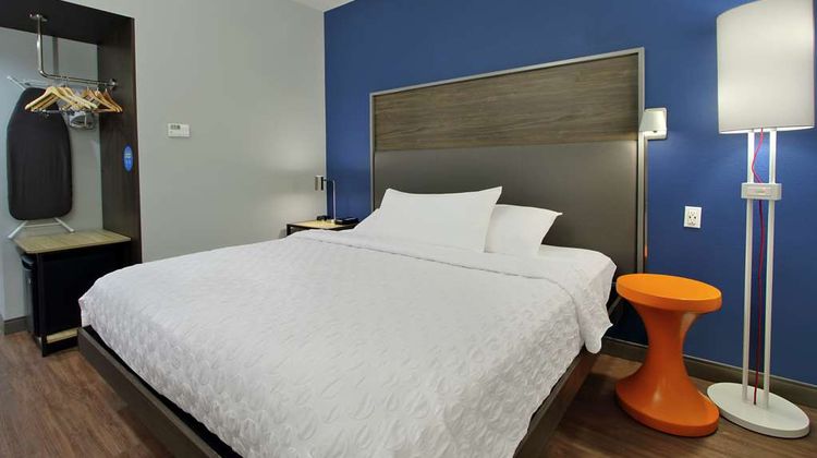 Tru by Hilton Mobile Room
