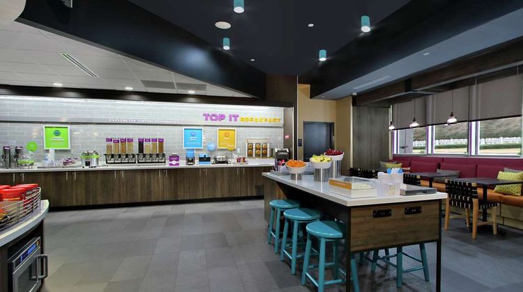 Tru by Hilton Mobile Restaurant