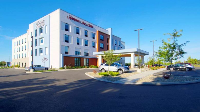 <b>Hampton Inn & Suites Portland West Exterior</b>. Images powered by <a href="https://iceportal.shijigroup.com/" title="IcePortal" target="_blank">IcePortal</a>.