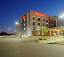 Hampton Inn & Suites Portland West Exterior
