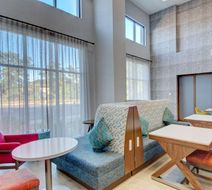 Hampton Inn & Suites Portland West Lobby