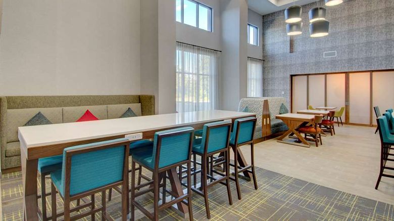 <b>Hampton Inn & Suites Portland West Lobby</b>. Images powered by <a href="https://iceportal.shijigroup.com/" title="IcePortal" target="_blank">IcePortal</a>.