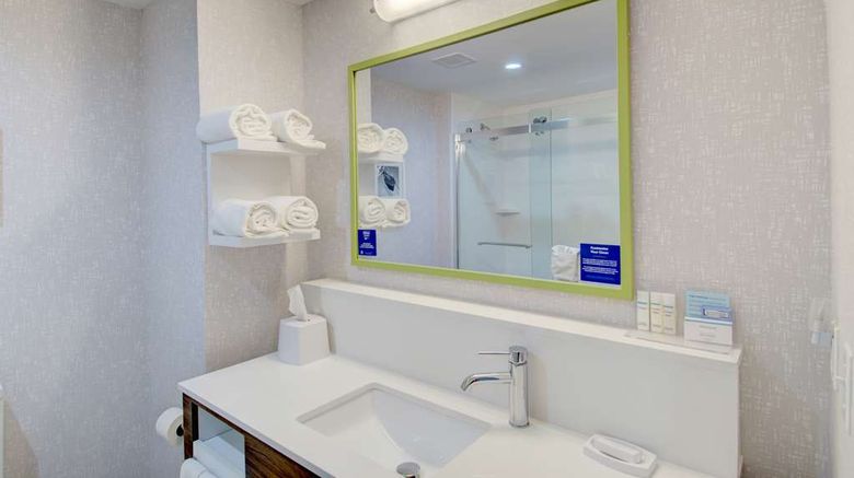 <b>Hampton Inn & Suites Portland West Room</b>. Images powered by <a href="https://iceportal.shijigroup.com/" title="IcePortal" target="_blank">IcePortal</a>.