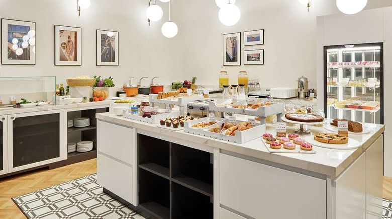<b>DoubleTree by Hilton Trieste Restaurant</b>. Images powered by <a href="https://iceportal.shijigroup.com/" title="IcePortal" target="_blank">IcePortal</a>.