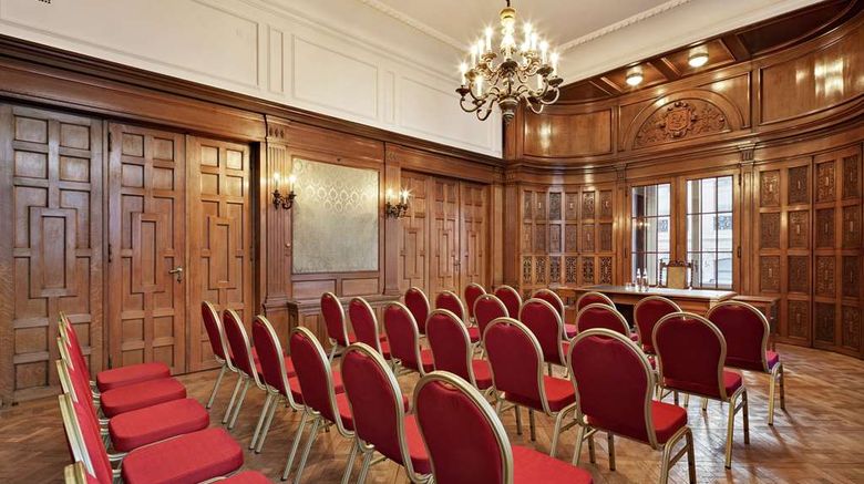 <b>DoubleTree by Hilton Trieste Meeting</b>. Images powered by <a href="https://iceportal.shijigroup.com/" title="IcePortal" target="_blank">IcePortal</a>.