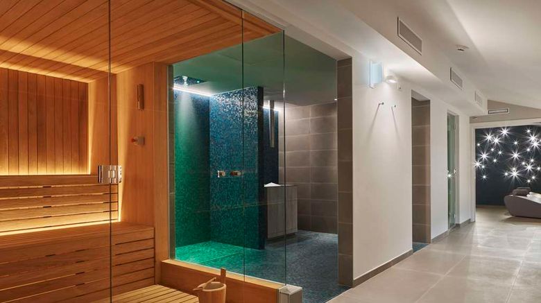 <b>DoubleTree by Hilton Trieste Spa</b>. Images powered by <a href="https://iceportal.shijigroup.com/" title="IcePortal" target="_blank">IcePortal</a>.