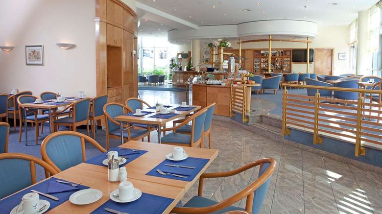 <b>Hotel Schwanen Stuttgart Airport Restaurant</b>. Images powered by <a href="https://iceportal.shijigroup.com/" title="IcePortal" target="_blank">IcePortal</a>.
