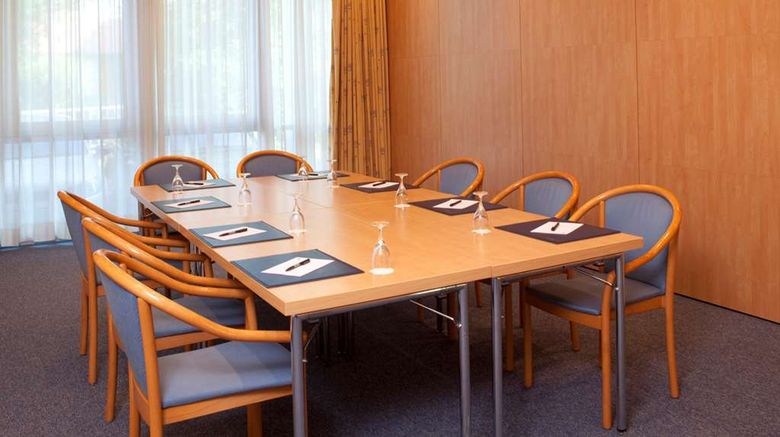 <b>Hotel Schwanen Stuttgart Airport Meeting</b>. Images powered by <a href="https://iceportal.shijigroup.com/" title="IcePortal" target="_blank">IcePortal</a>.