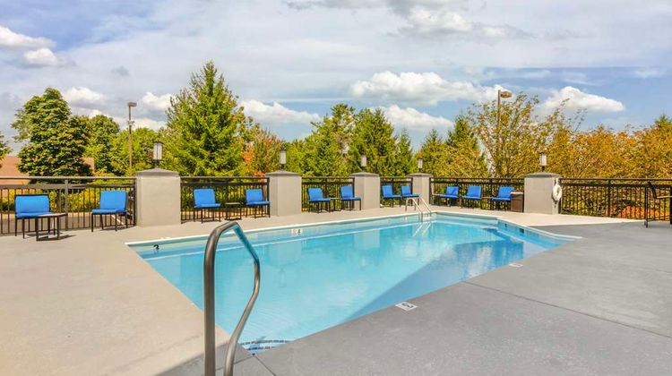 Best Western Plus Beckley Inn Pool