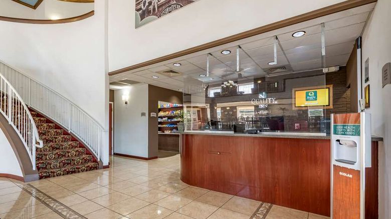 <b>Quality Inn Zephyrhills Lobby</b>. Images powered by <a href="https://iceportal.shijigroup.com/" title="IcePortal" target="_blank">IcePortal</a>.