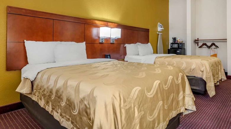 <b>Quality Inn Zephyrhills Room</b>. Images powered by <a href="https://iceportal.shijigroup.com/" title="IcePortal" target="_blank">IcePortal</a>.