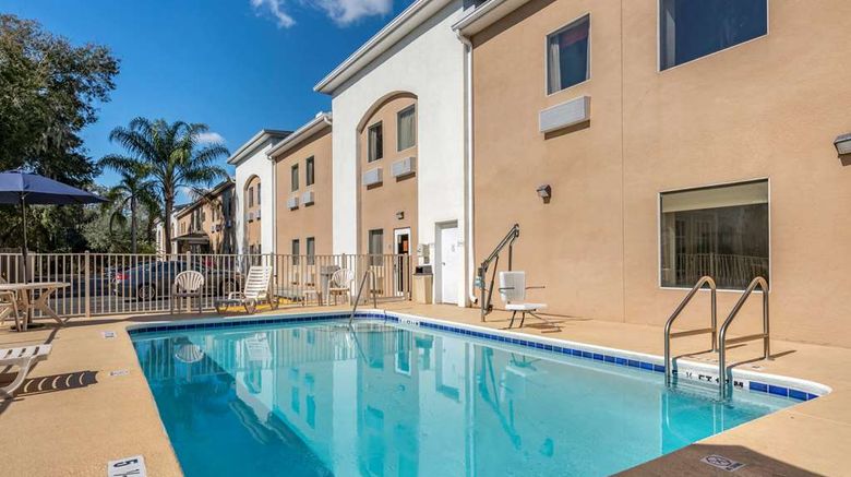 <b>Quality Inn Zephyrhills Pool</b>. Images powered by <a href="https://iceportal.shijigroup.com/" title="IcePortal" target="_blank">IcePortal</a>.