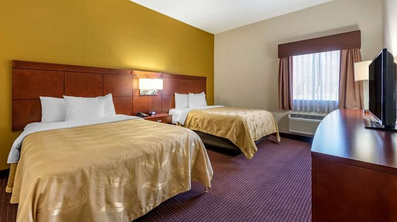 <b>Quality Inn Zephyrhills Suite</b>. Images powered by <a href="https://iceportal.shijigroup.com/" title="IcePortal" target="_blank">IcePortal</a>.