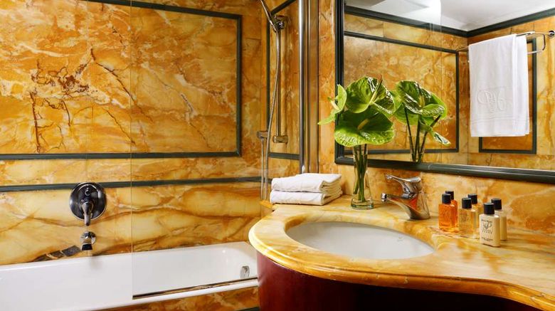 <b>Hotel Pierre Milano Suite</b>. Images powered by <a href="https://iceportal.shijigroup.com/" title="IcePortal" target="_blank">IcePortal</a>.