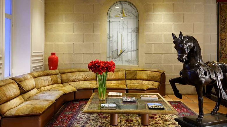 <b>Hotel Pierre Milano Lobby</b>. Images powered by <a href="https://iceportal.shijigroup.com/" title="IcePortal" target="_blank">IcePortal</a>.