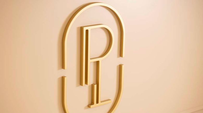 <b>Hotel Park Lane Paris Lobby</b>. Images powered by <a href="https://iceportal.shijigroup.com/" title="IcePortal" target="_blank">IcePortal</a>.