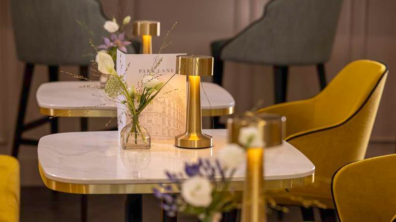 <b>Hotel Park Lane Paris Restaurant</b>. Images powered by <a href="https://iceportal.shijigroup.com/" title="IcePortal" target="_blank">IcePortal</a>.
