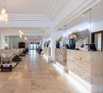 Hotel Capo Lobby