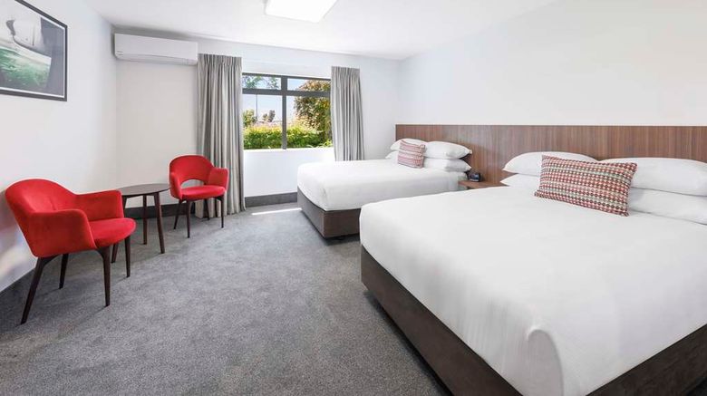 <b>JetPark Hamilton Hotel-Conference Centre Room</b>. Images powered by <a href="https://iceportal.shijigroup.com/" title="IcePortal" target="_blank">IcePortal</a>.